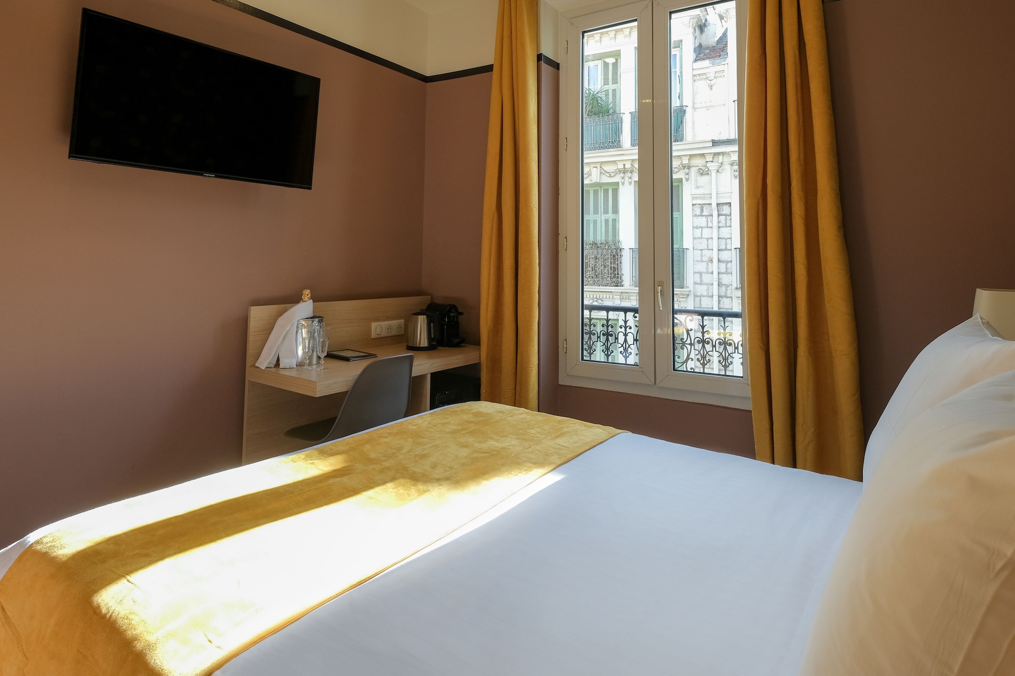 Petite, Double Bed، 1 MED HOTEL 10/10