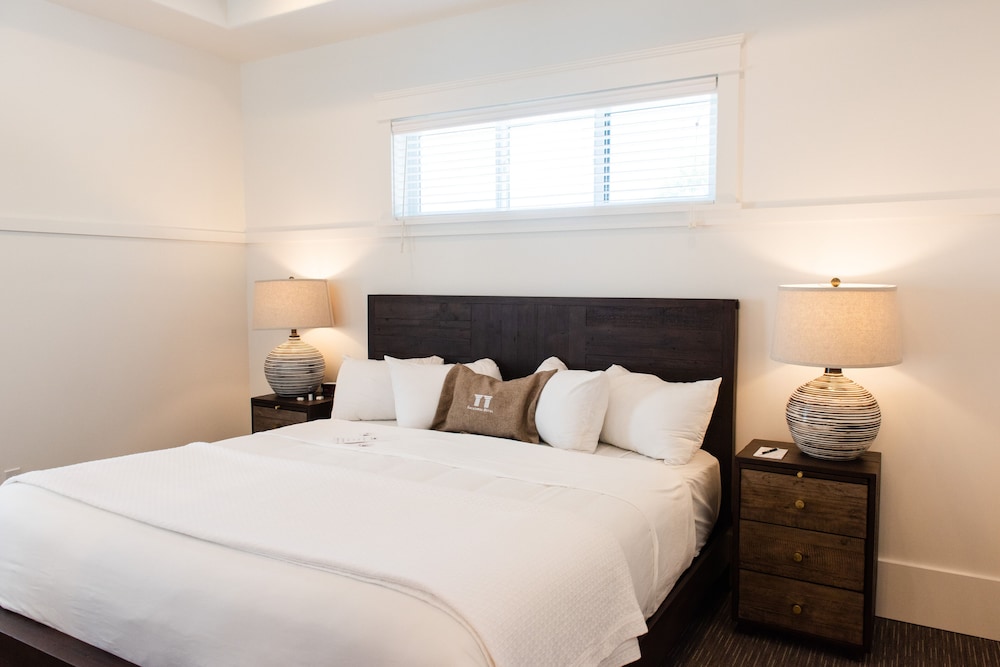 Sacajawea Hotel 5/50