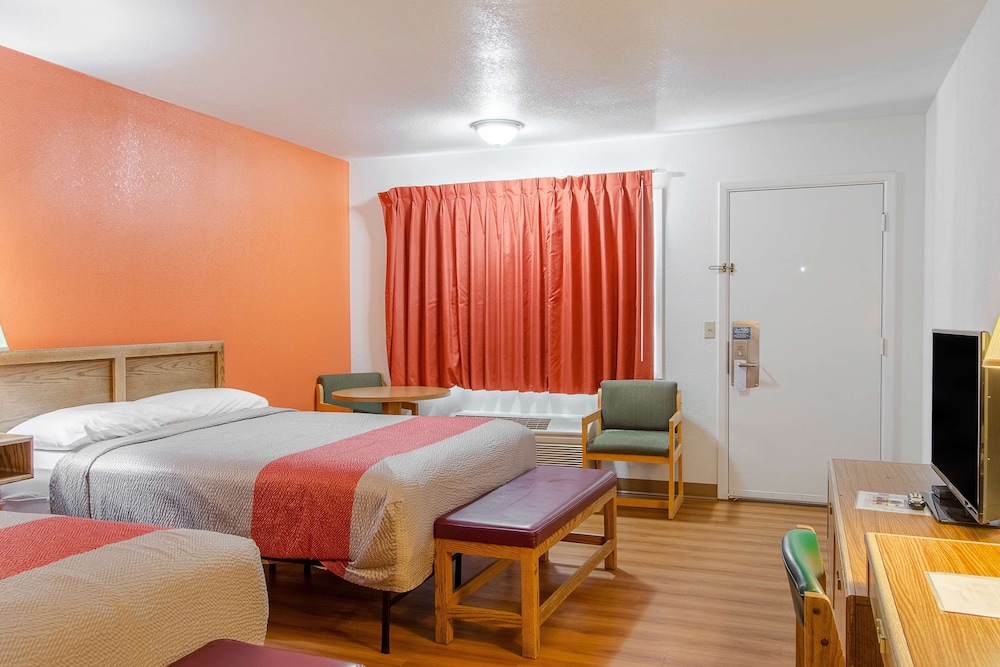 Motel6 Madras, OR 16/47