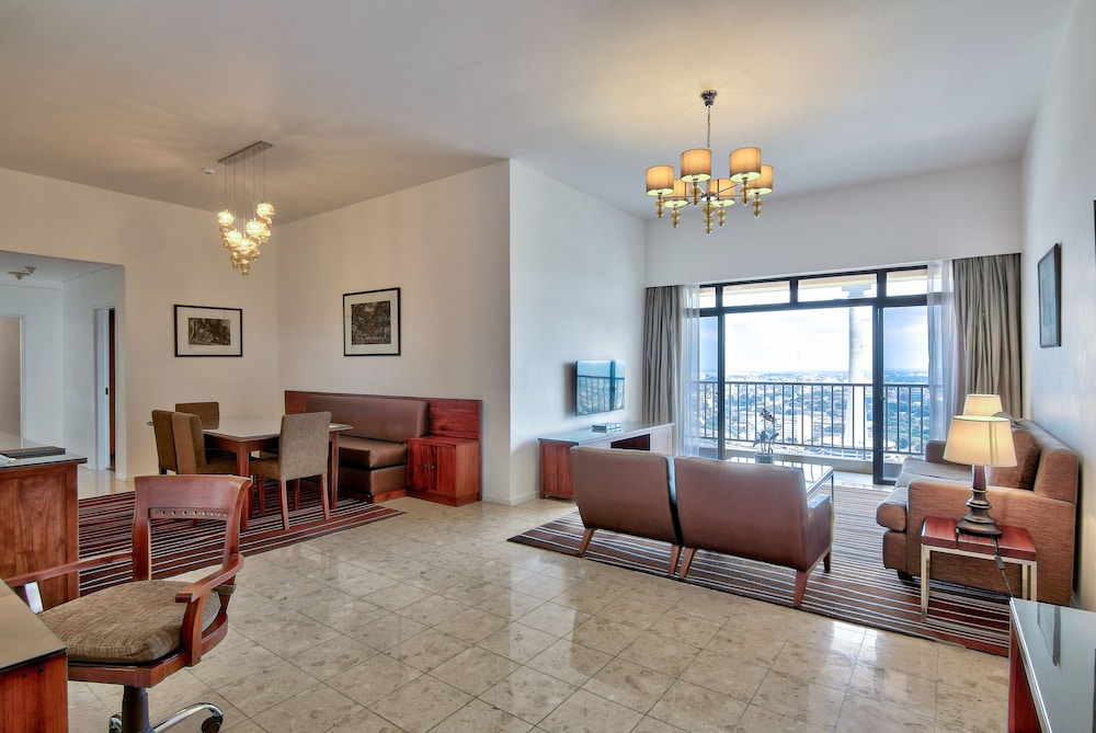 Hilton Colombo Residence 51/83