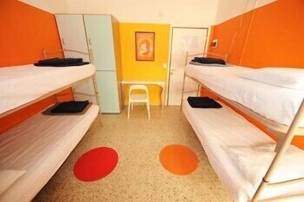 Sunflower Beach Hostel 13/50
