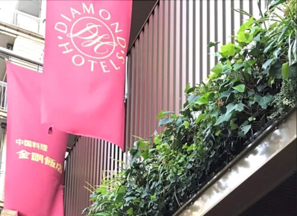 Diamond Hotel 4/50