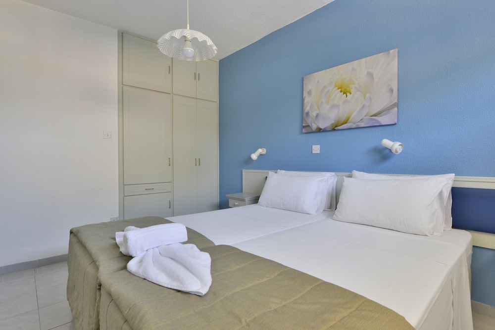 FAMILY APARTMENT 1 BEDROOM SELF CATERING