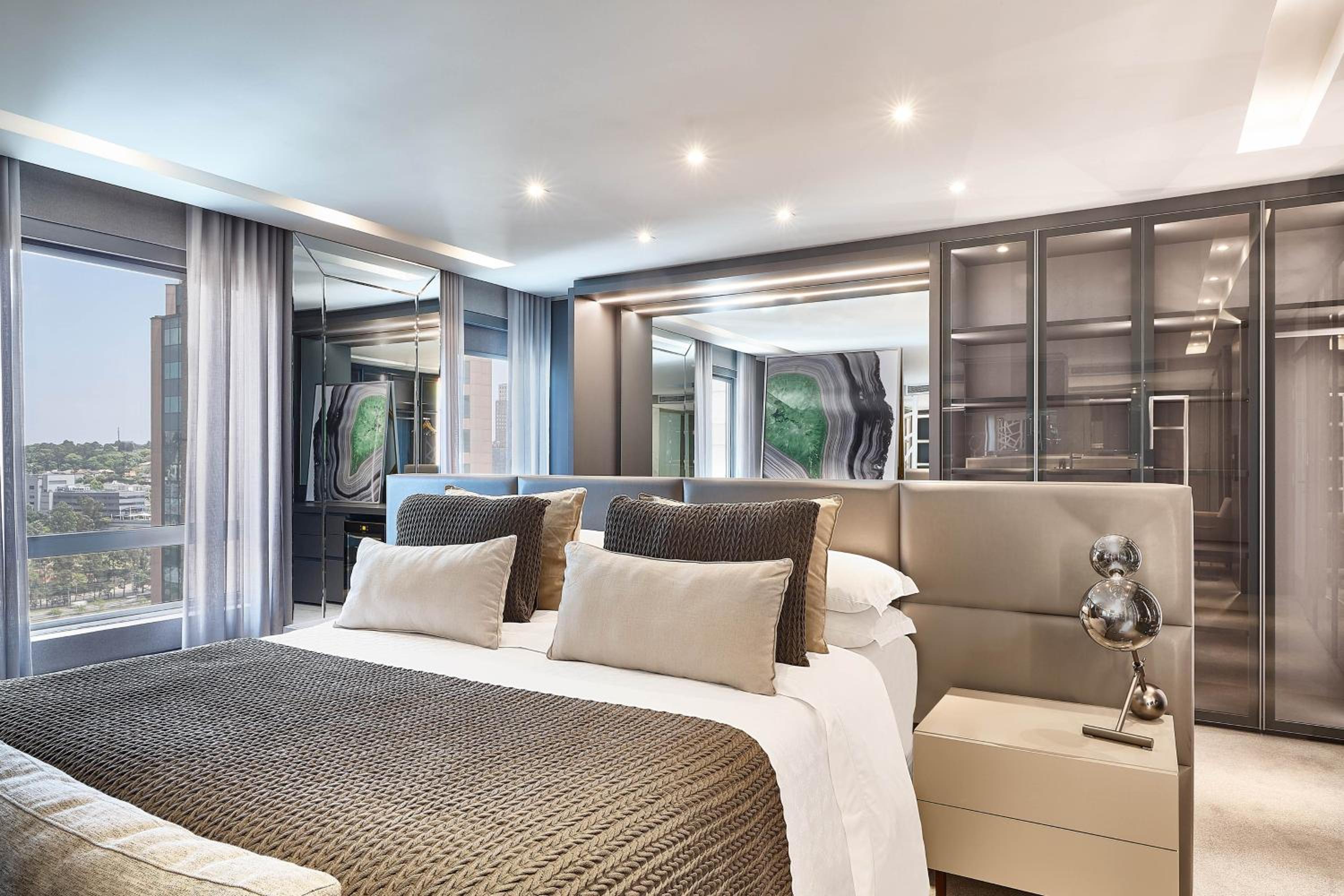 Emerald, Suite, King Bed