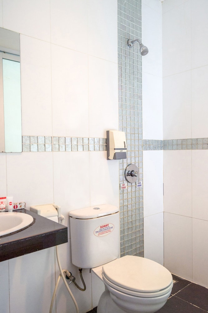 SUPER OYO Capital O 664 Romance Hotel 4/46
