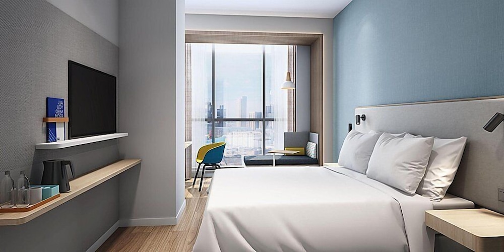 Holiday Inn Express Shenzhen North Station 11/29