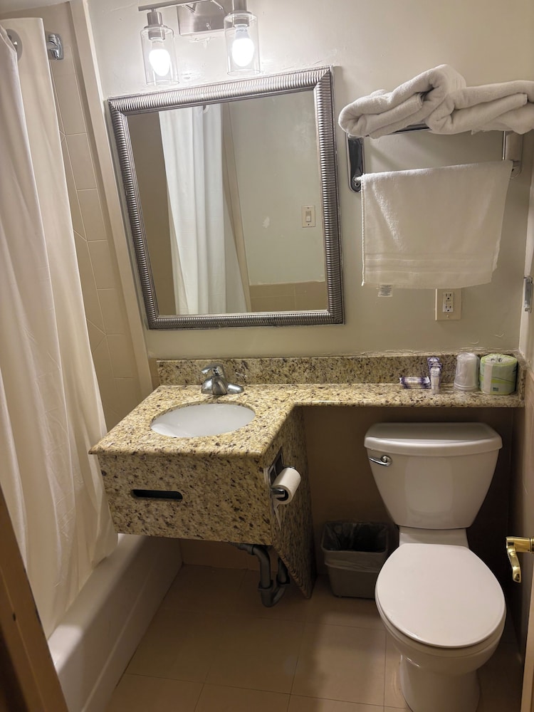 Airway Inn at LaGuardia 44/44