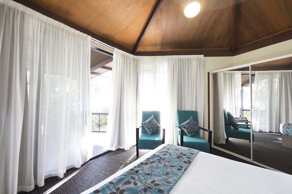 PALMS CITY RESORT 28/63