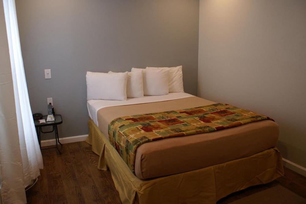 Hotel Point Loma 20/58
