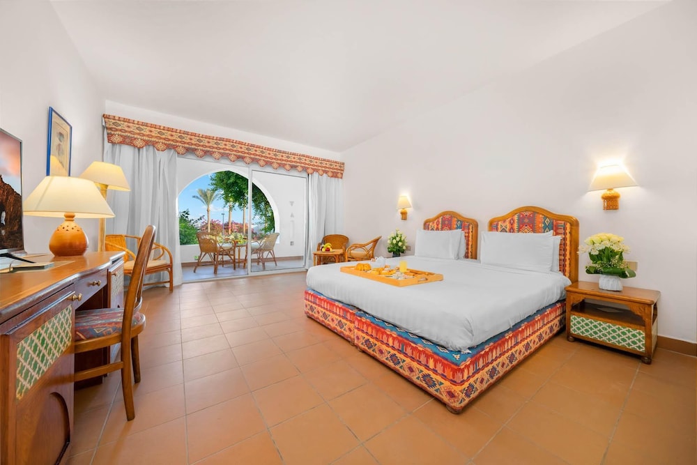 Oasis, Queen Bed, Partial Sea View، TOP Domina Coral Bay Resort 2/8