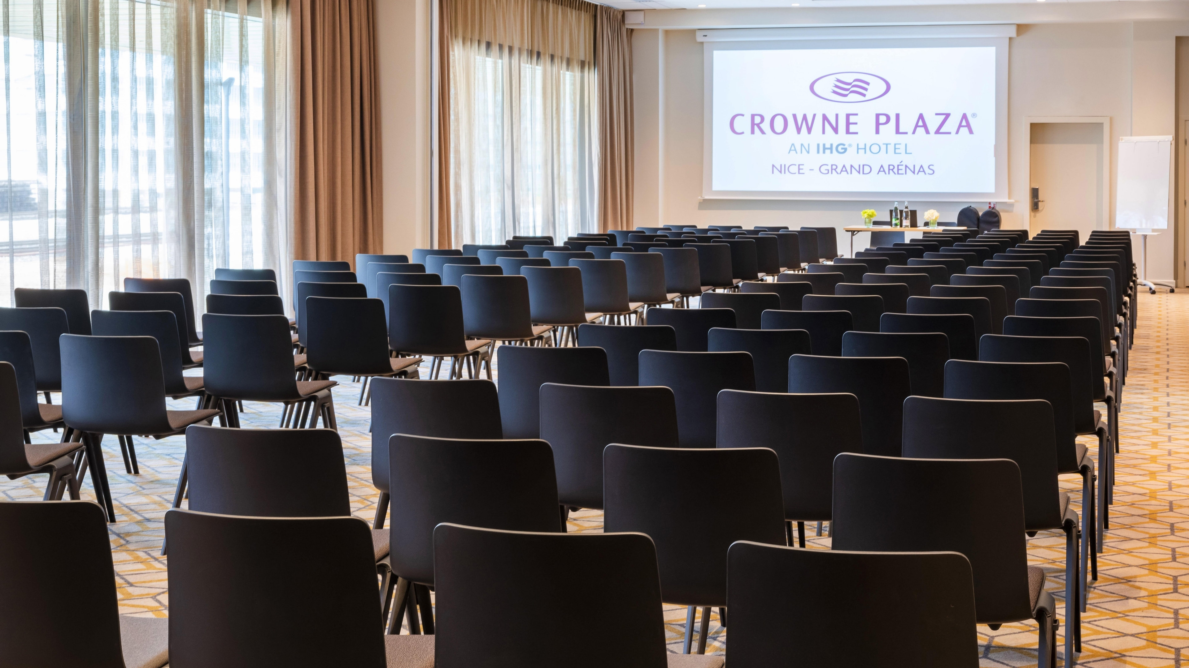 Crowne Plaza Nice - Grand Arenas 70/81