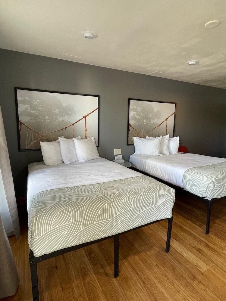 Valued Stay Mayflower 8/18