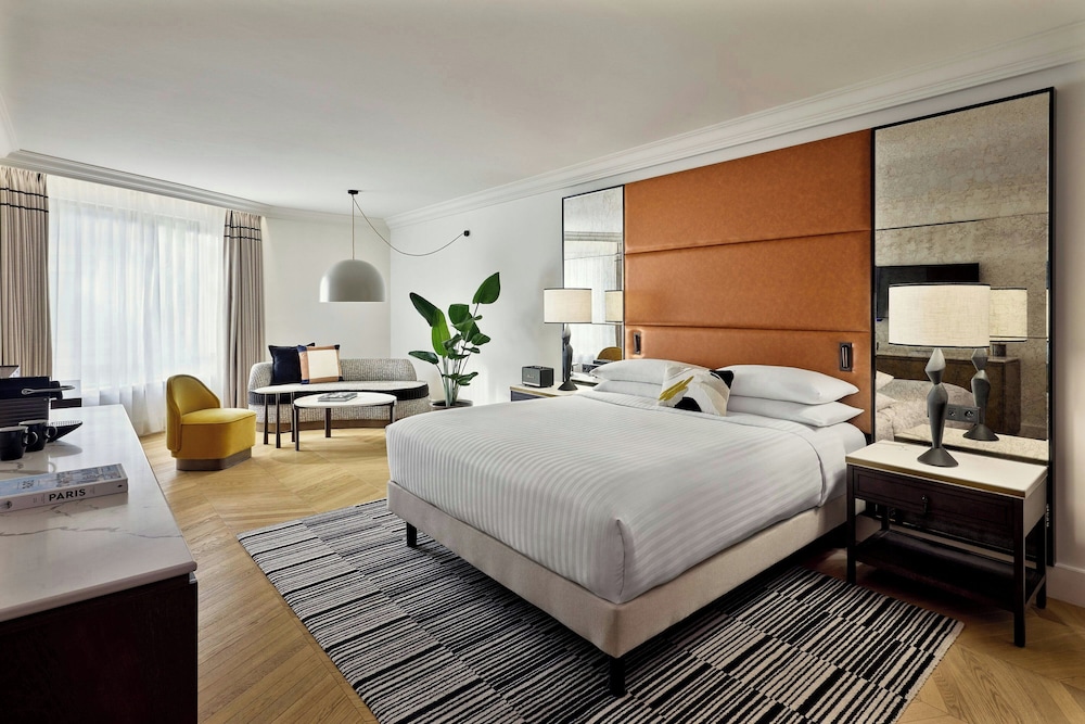 2 Bedrooms, Parisian, Family Suite, 2 Double Beds, Atrium View