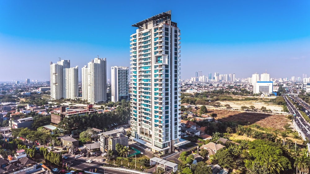 Veranda Serviced Residence @ Puri 4/74