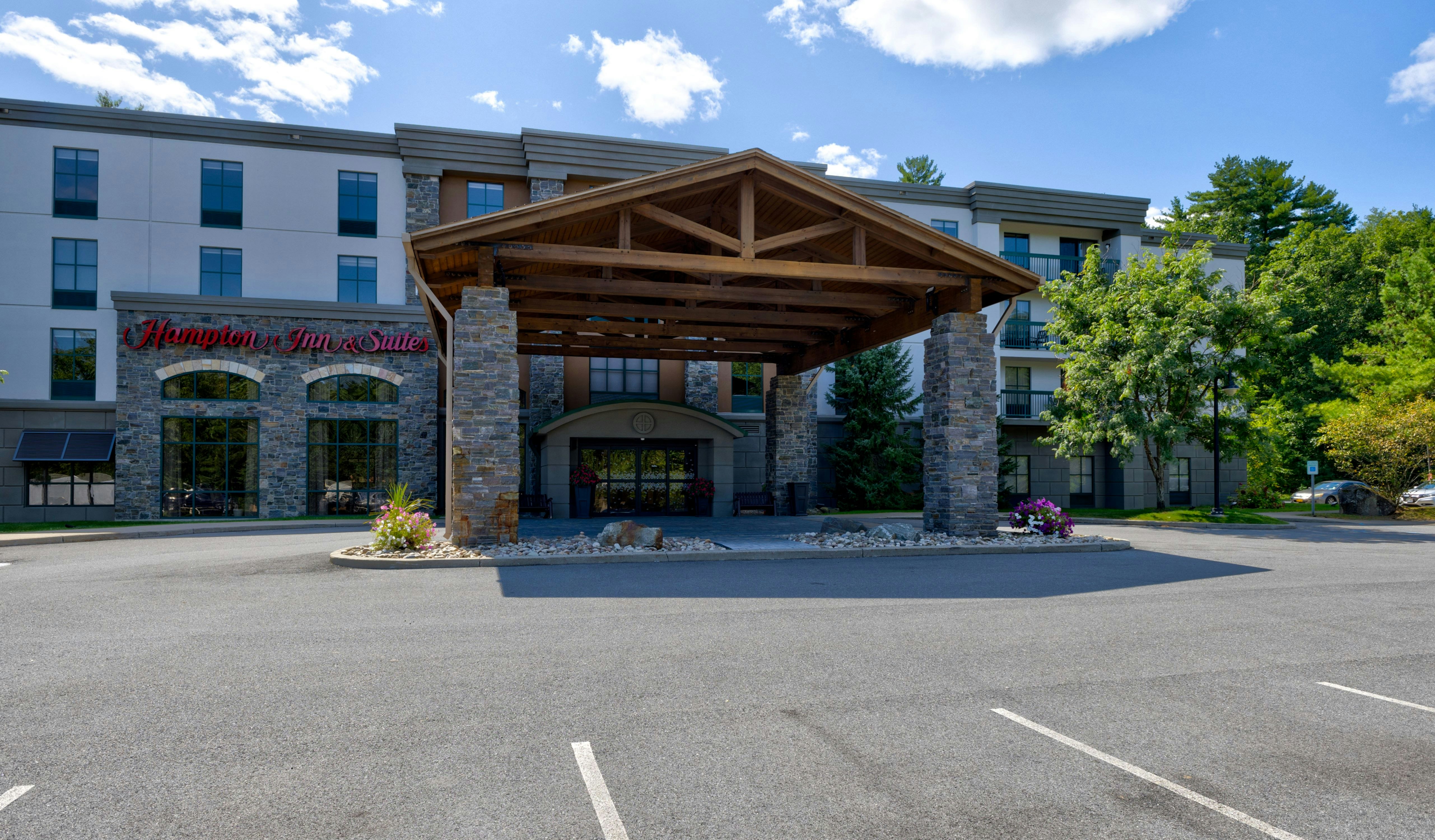 Hampton Inn Suites Lake George 56/61