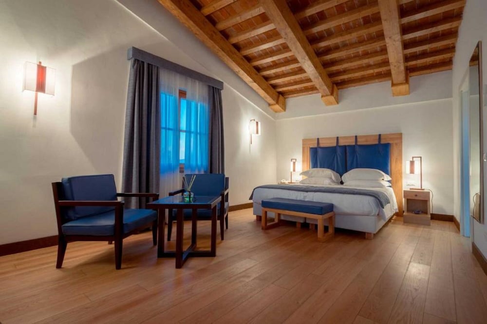 VILLA TOLOMEI HOTEL AND RESORT 49/71