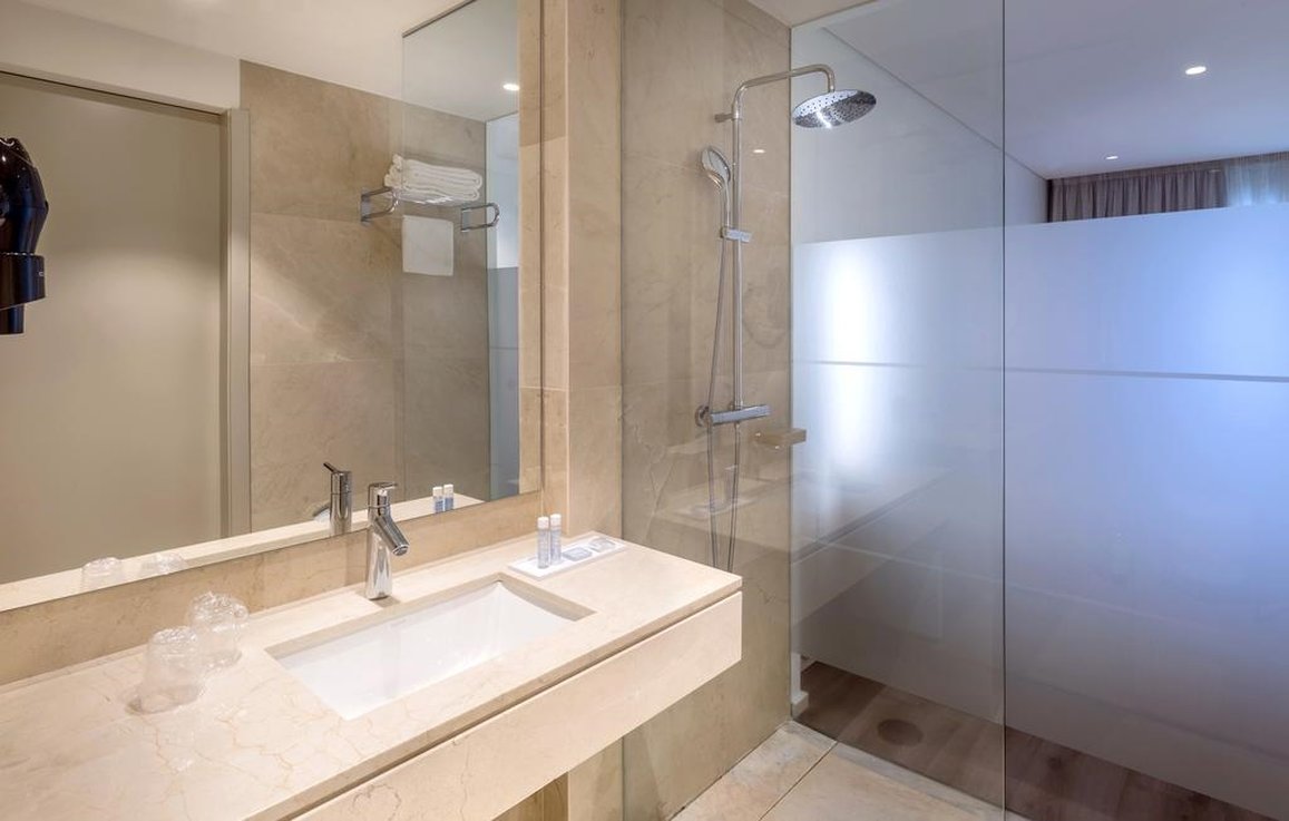 Oporto Airport Business Hotel 57/60