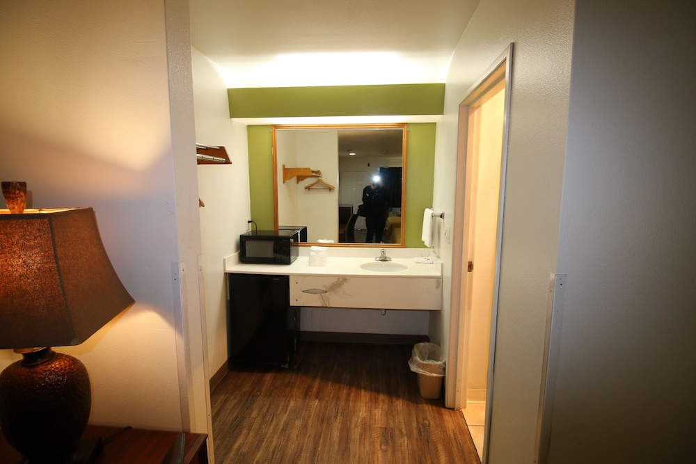 Rodeway Inn Rice Hill 16/24