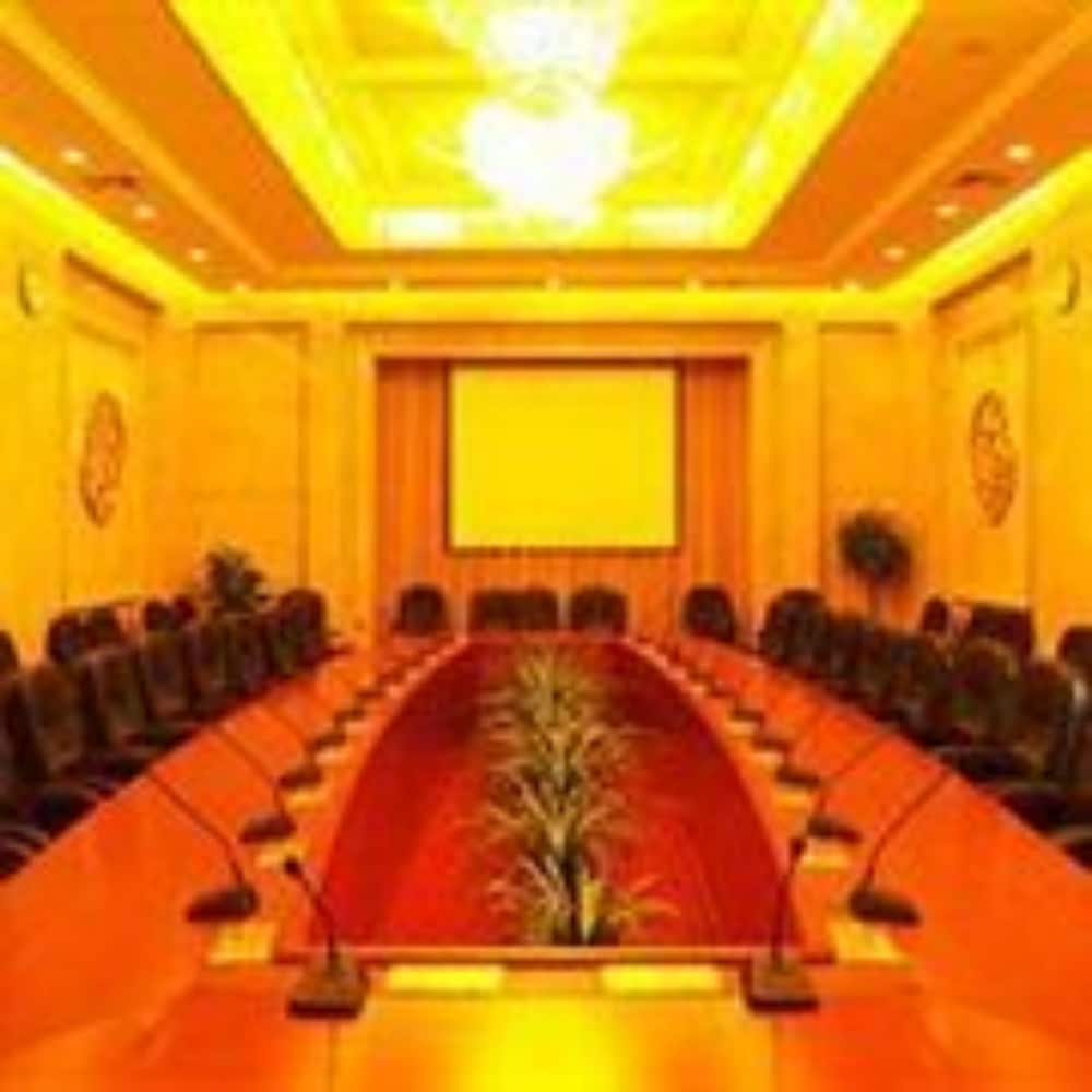 Xinhai Jinjiang Hotel 39/45