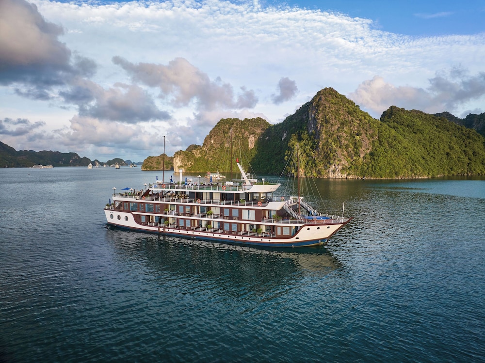 Rosa Cruise Halong 40/50