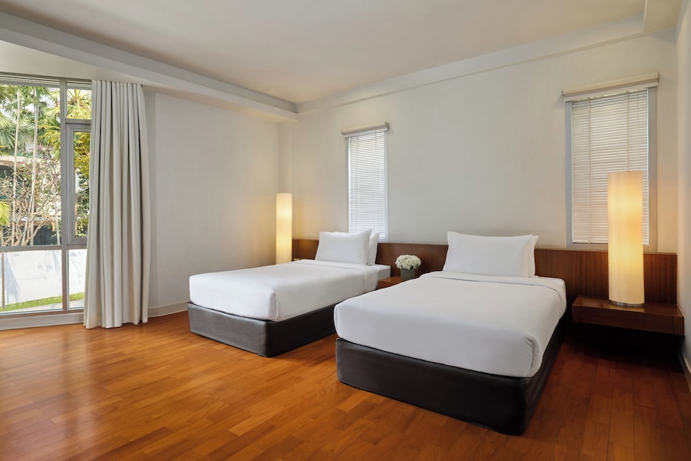 2 BEDROOMS, FAMILY SUITE, DELUXE, KING AND TWIN BEDS