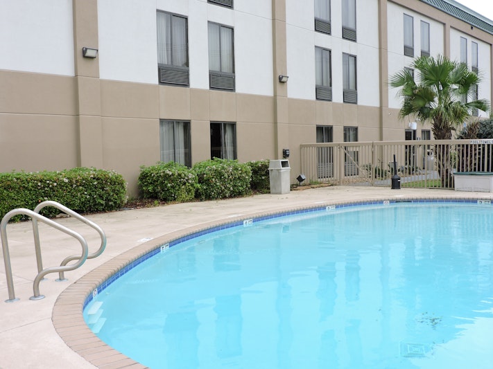 Hampton Inn Lafayette LA 33/34