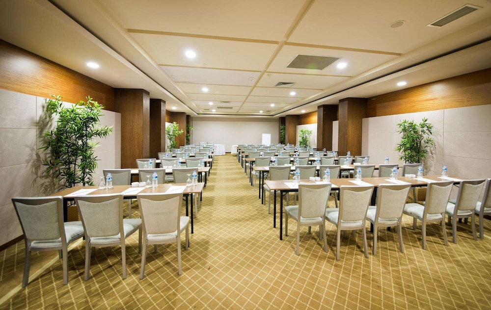 Limak Lara De Luxe Hotel and Resort 68/81