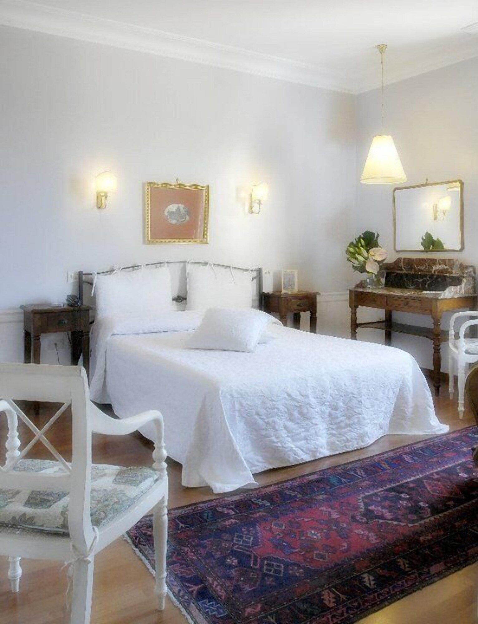 ROOM, DOUBLE OR TWIN BED
