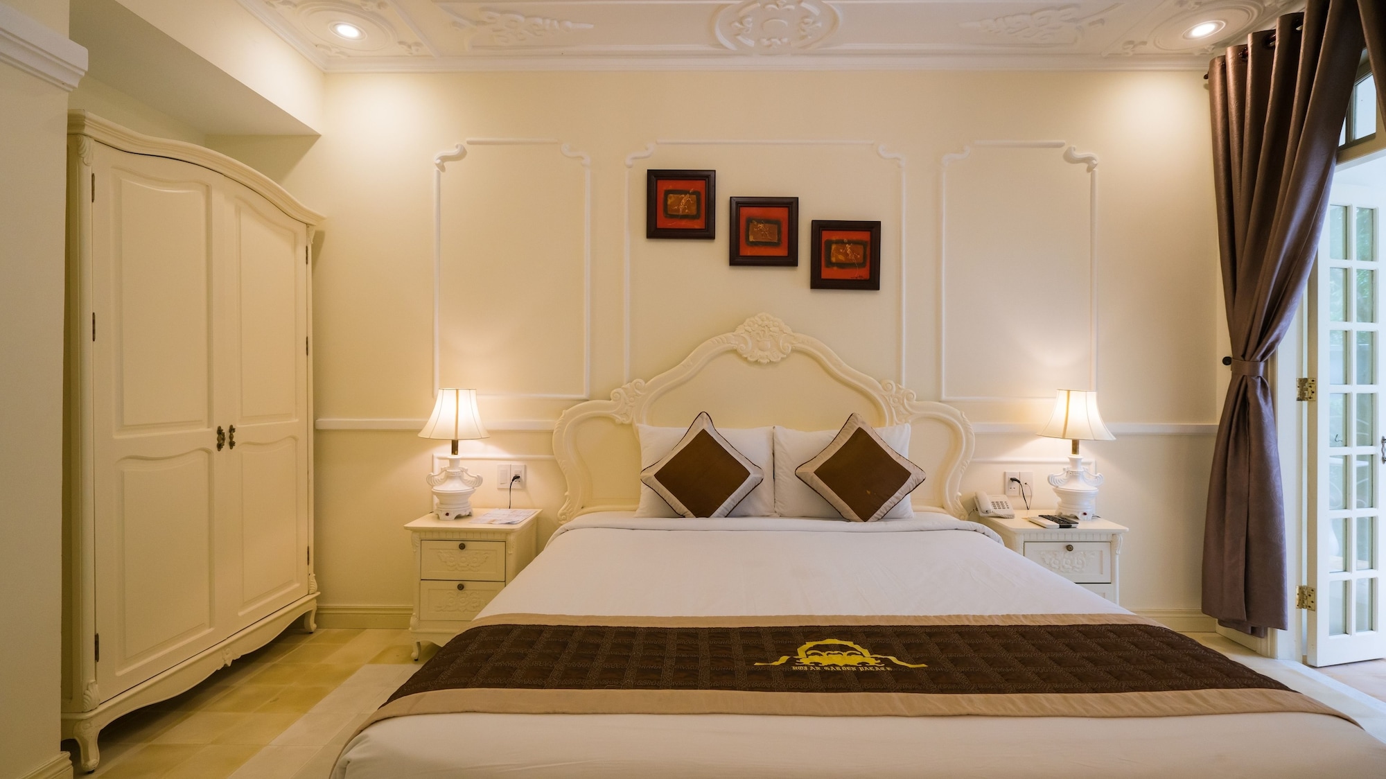 Palace, Suite, King Bed