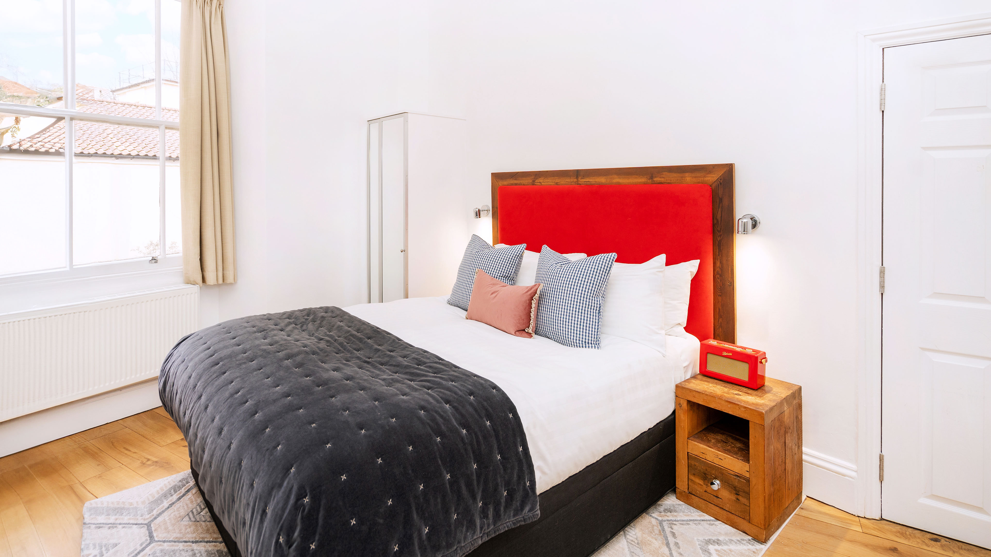 Berkeley Square Hotel 25/73