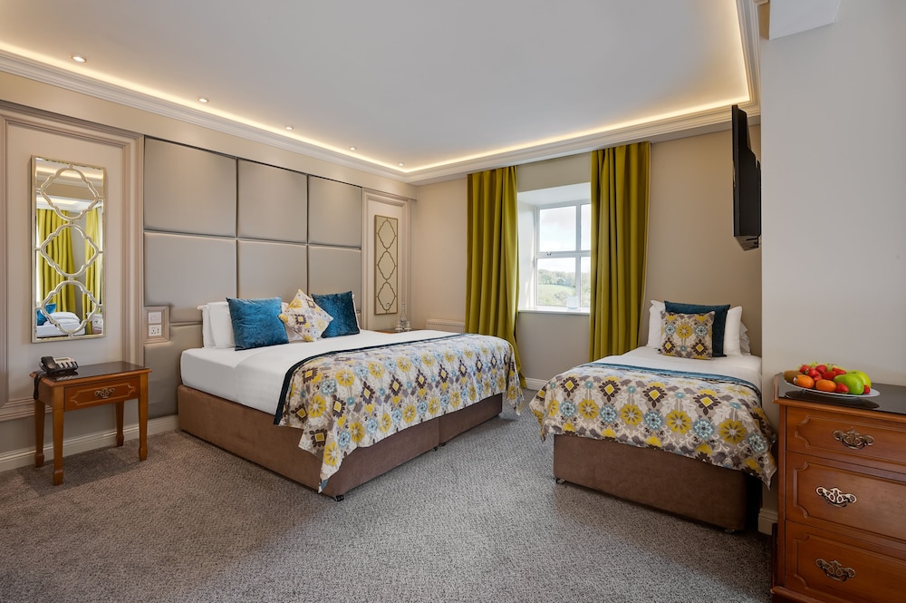 Corks Vienna Woods Hotel and Villas 12/70