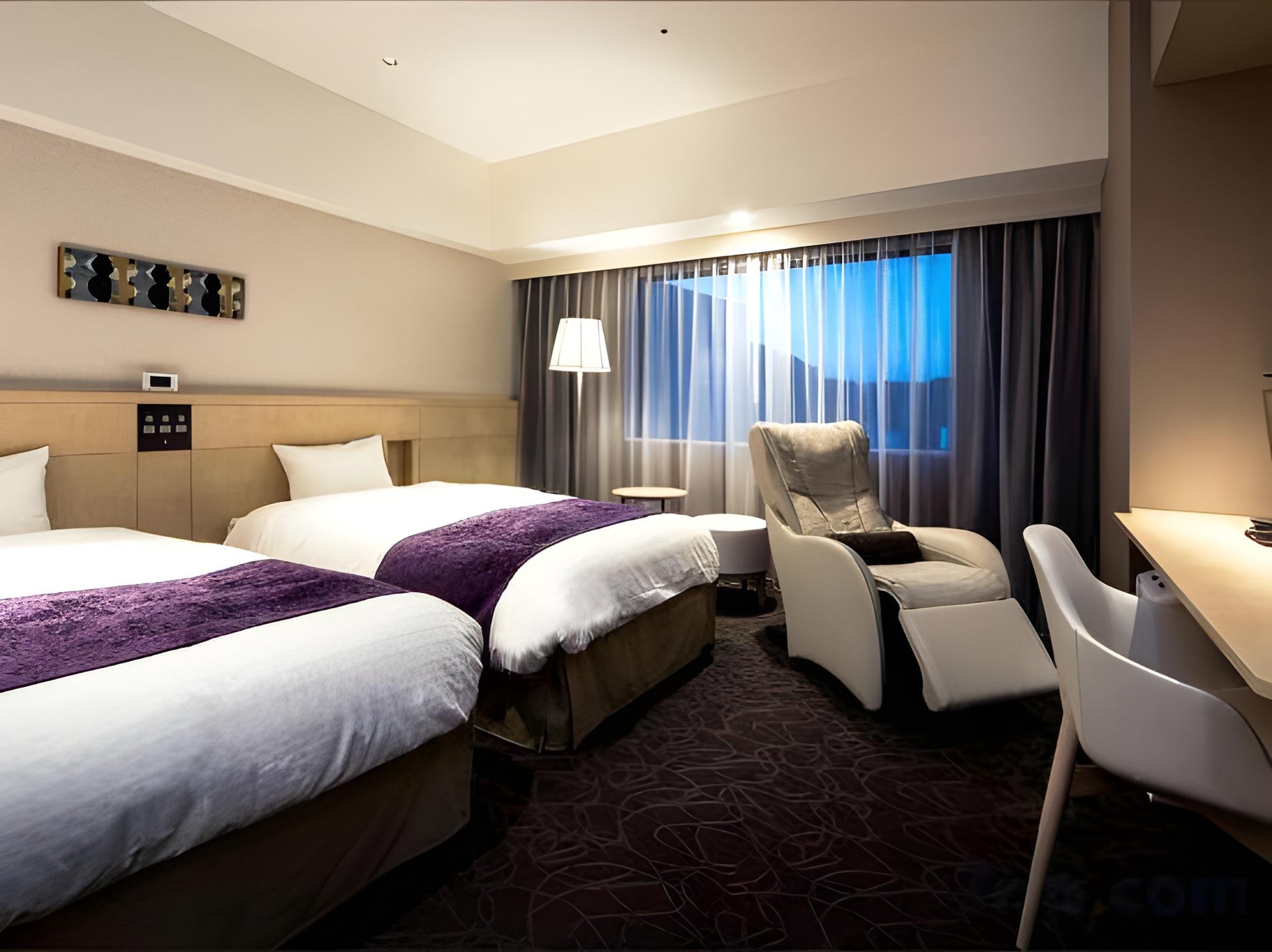 Relax, Twin Beds, Smoking