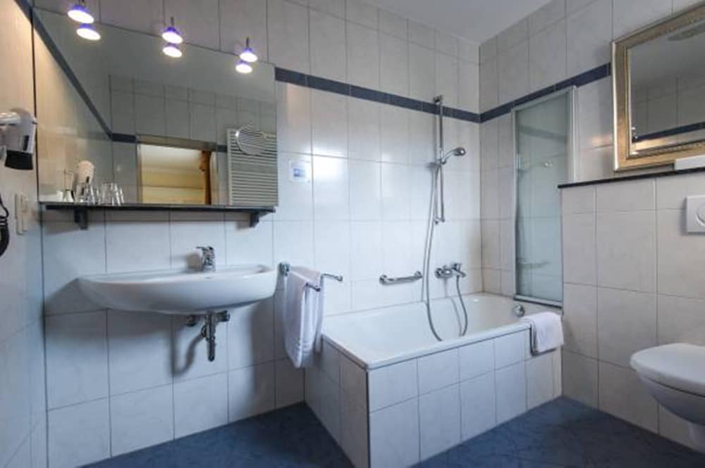 Bruhls Hotel Trapp 47/50