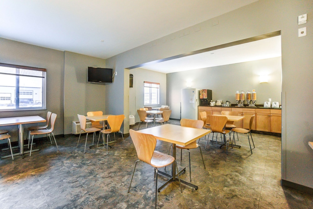 Days Inn by Wyndham Stony Plain 26/44
