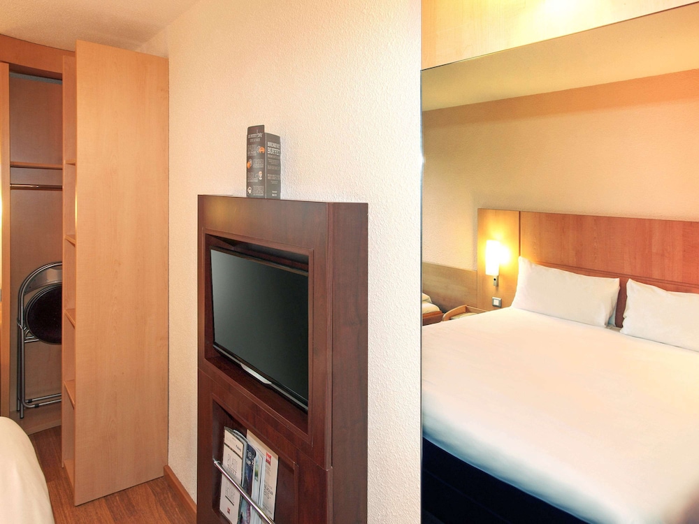 Ibis Poitiers Sud 14/67