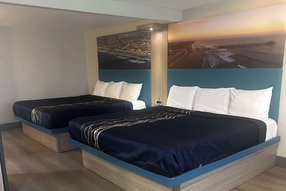 Super 8 by Wyndham Oceanside Downtown 13/50