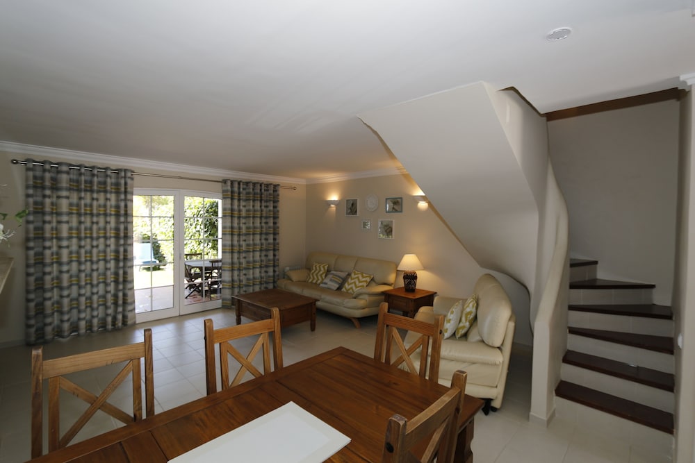 APARTAMENTOS THE OLD VILLAGE BY VILLAGE 4U 60/75
