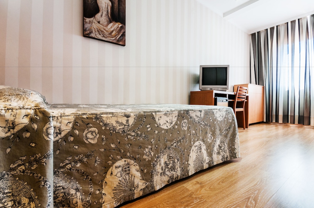 Ramblas Hotel 9/75