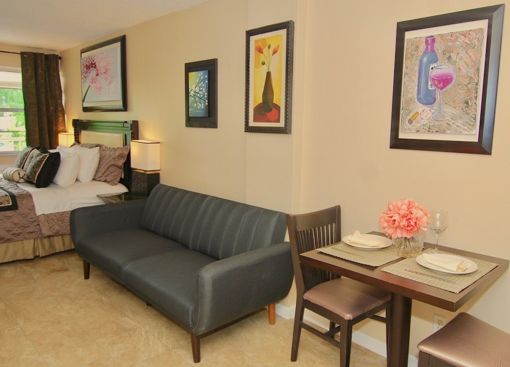 Sheridan Suites Apartment Hotel 43/69