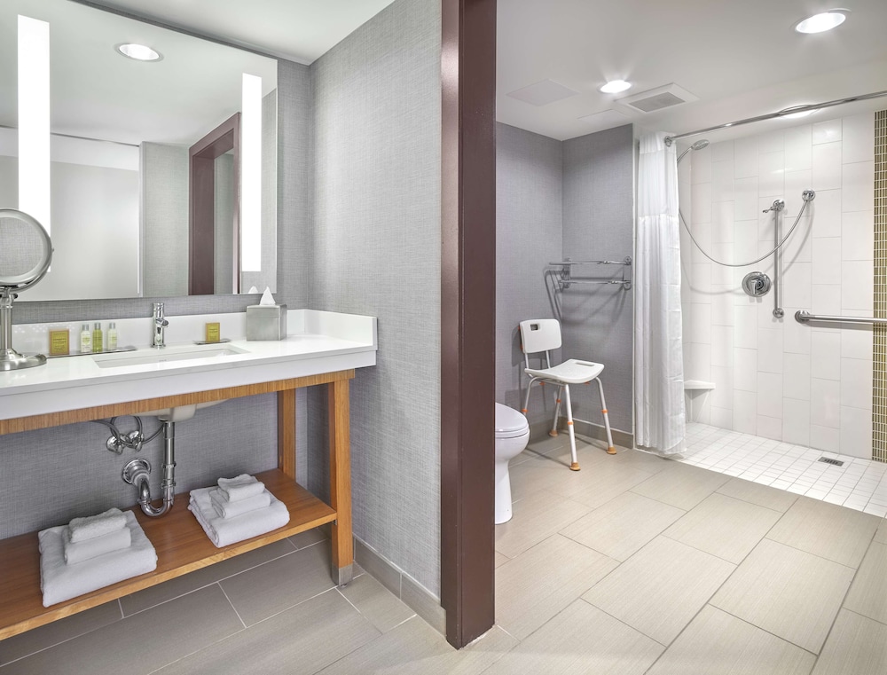 DoubleTree by Hilton Edmonton Downtown 13/50