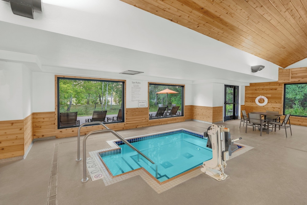 Holiday Inn Express And Suites Hayward 27/66
