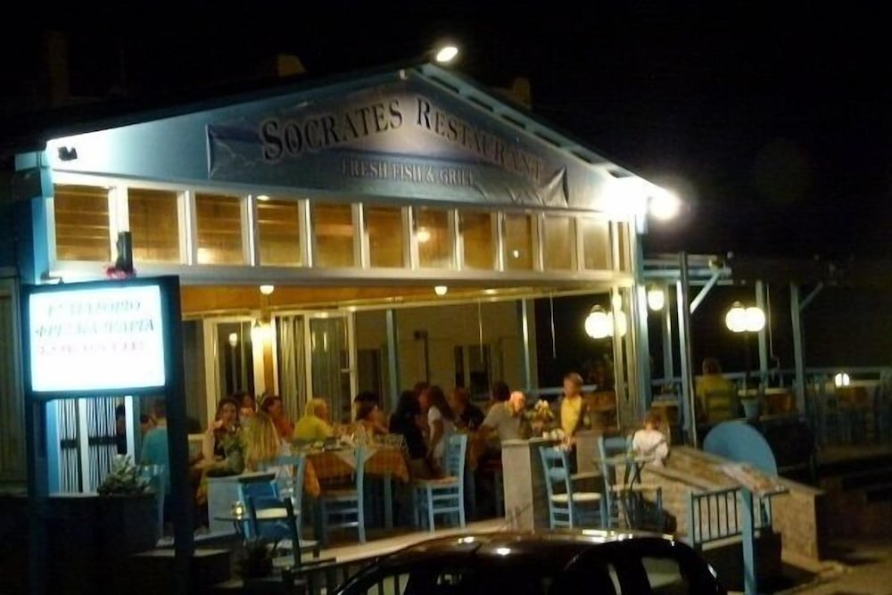 Socrates Apartments &amp; Restaurant 1/48