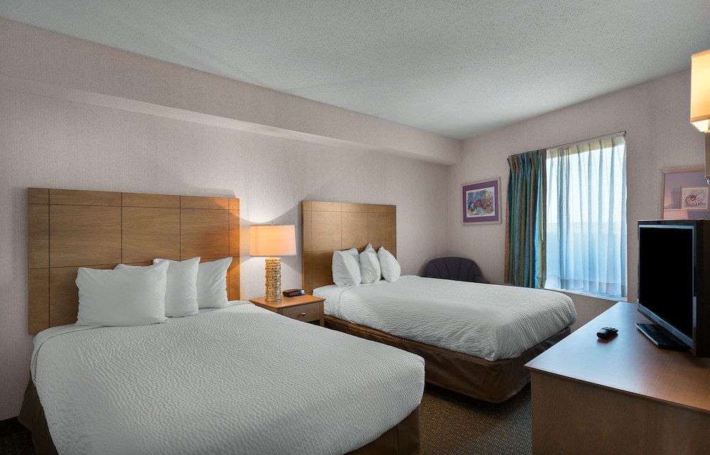 2 BEDROOMS, CONDO, STANDARD, OCEAN FRONT