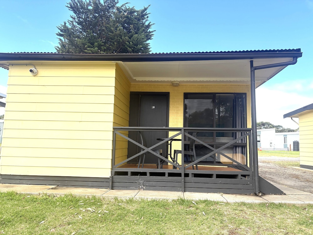 Victor Harbor Holiday & Cabin Park 3/46