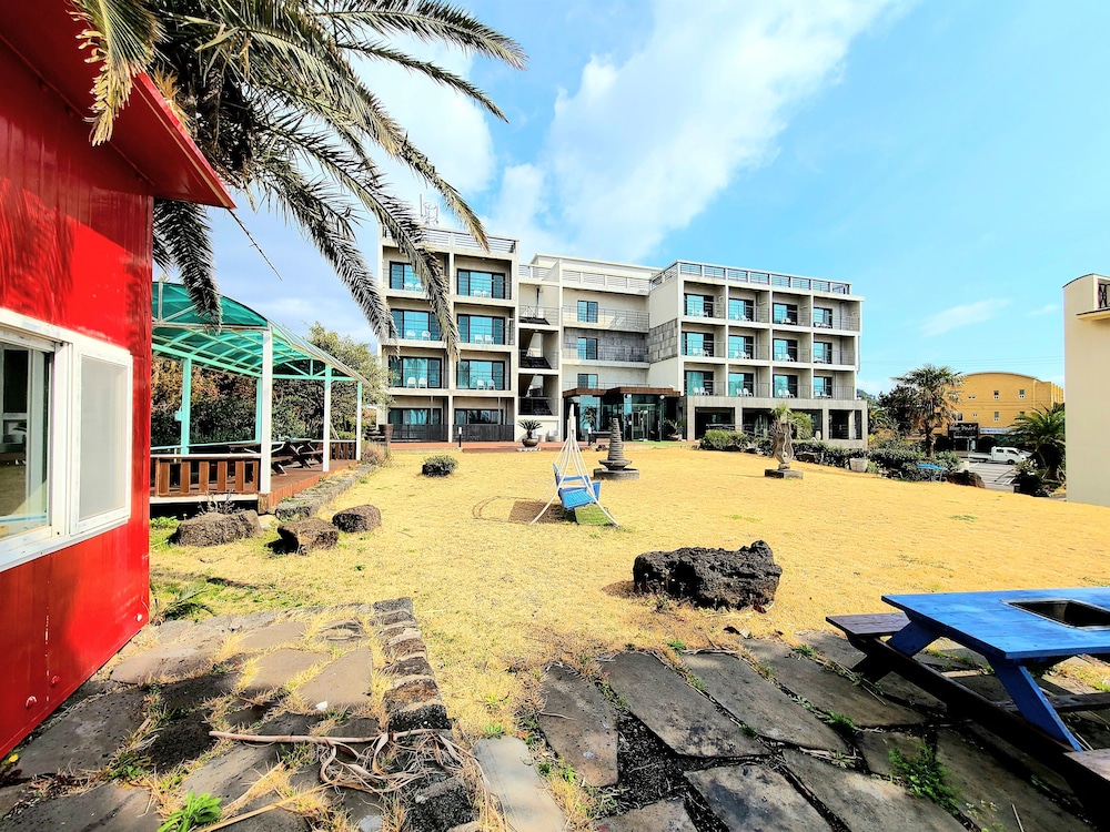 Dombe Resort 4/77