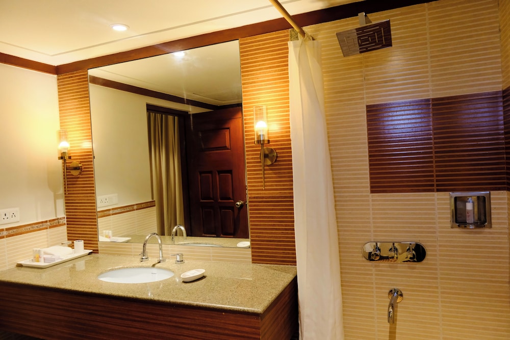 Chanakya Bnr Hotel 20/50