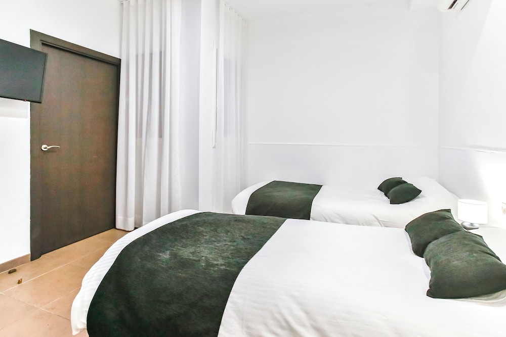 Laramond Barcelona Rooms 20/58