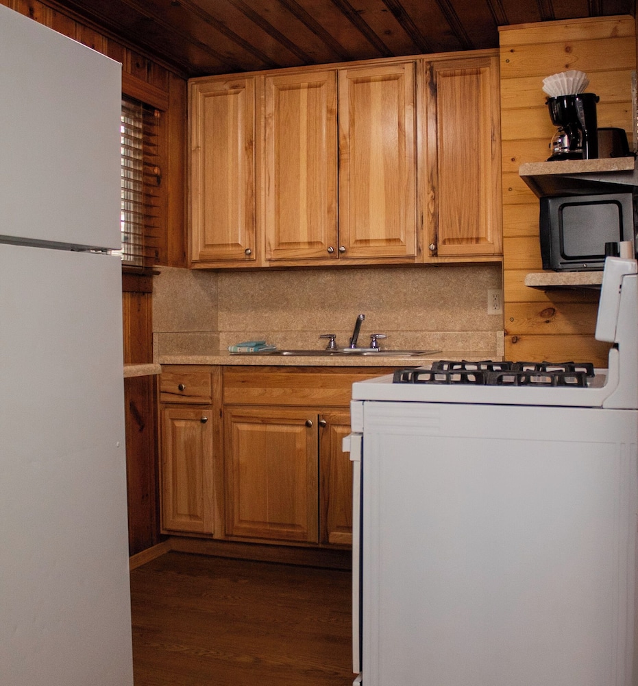 Arizona Mountain Inn and Cabins 37/50
