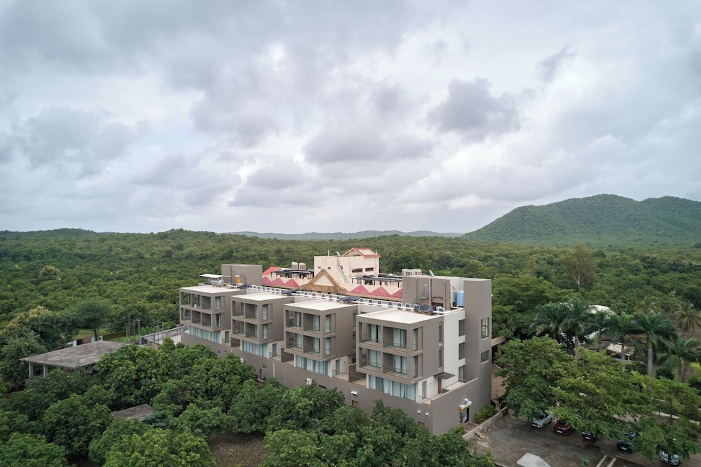 Lords Resorts Sasan Gir 8/36