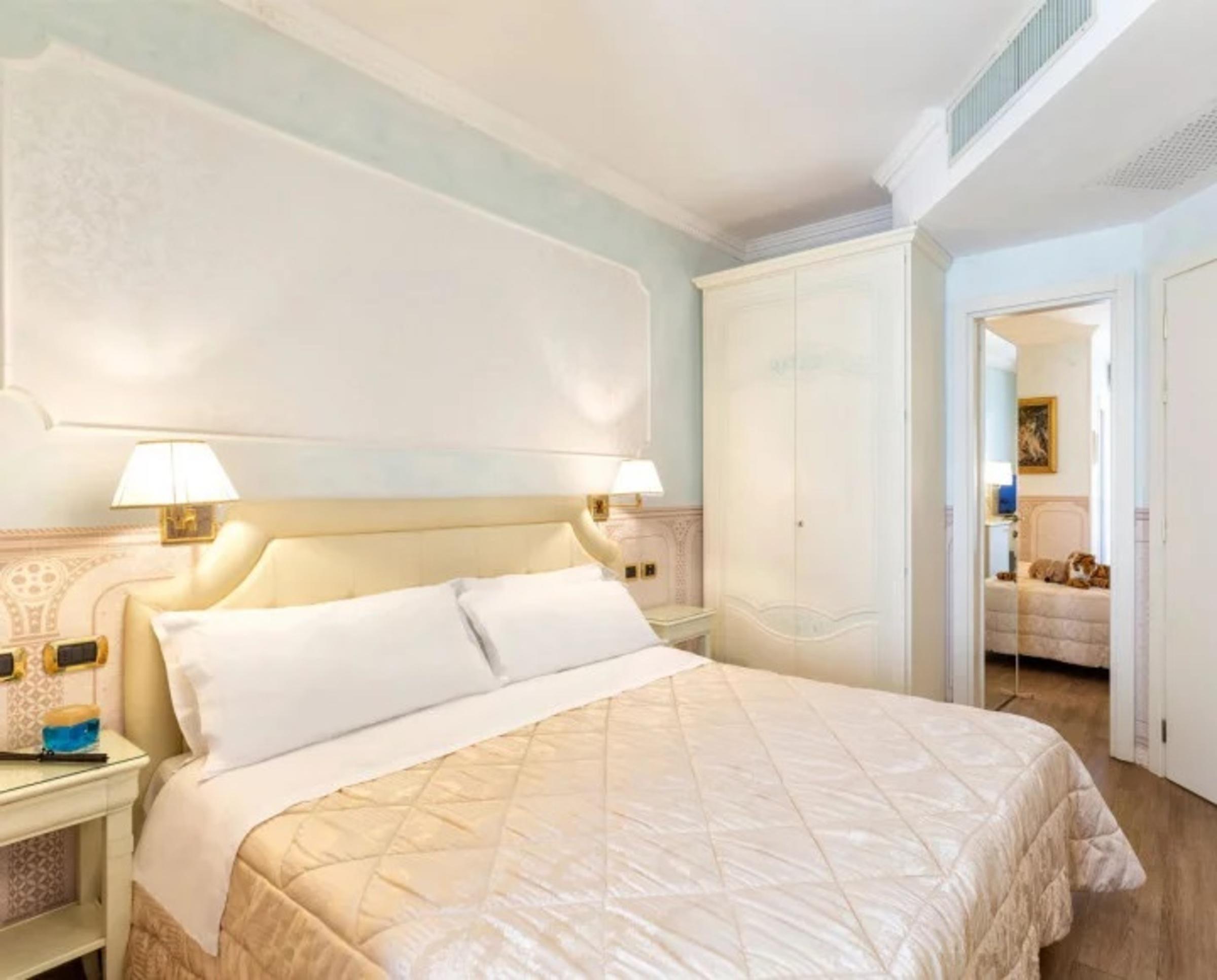 Classic, Double Bed